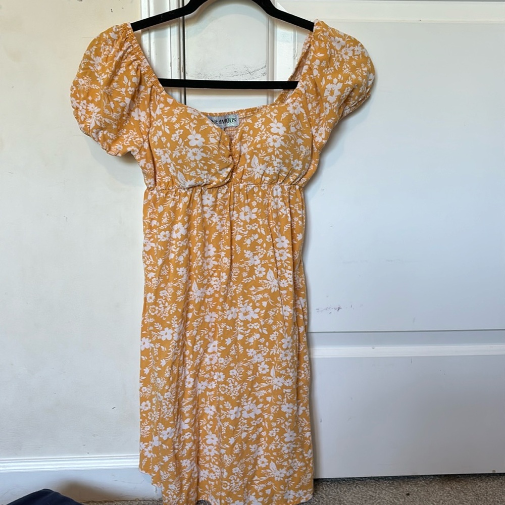 super cute yellow floral sun dress